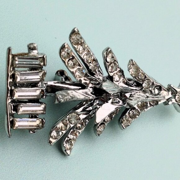 Sparkly Tinsely Silver Christmas Tree Brooch w Diamond and Emerald Cut Crystals - Picture 3 of 9